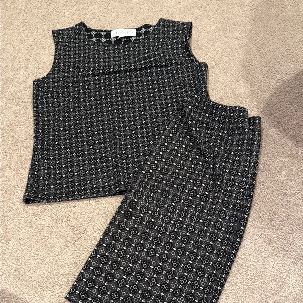 Casual Corner Black and White Midi Pencil Skirt